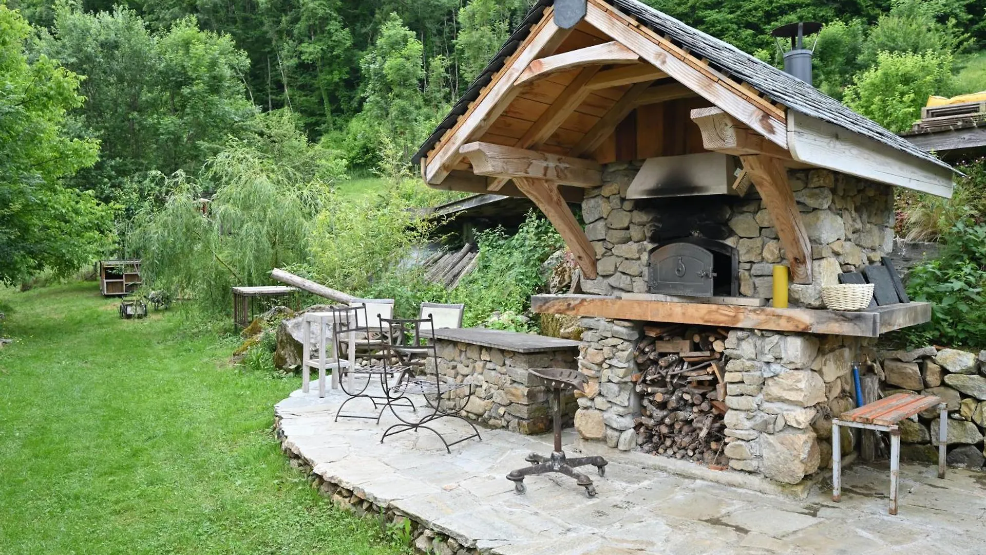 Cabane Petit Bouddha Arrien-en-Bethmale 0*,  فرنسا
